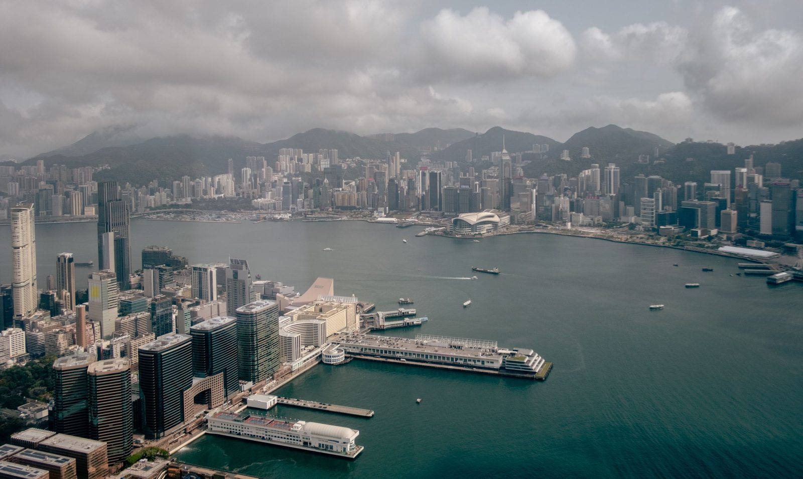 Hong Kong Company Formation Made Easy: Bank Accounts, Tax & Startup Support